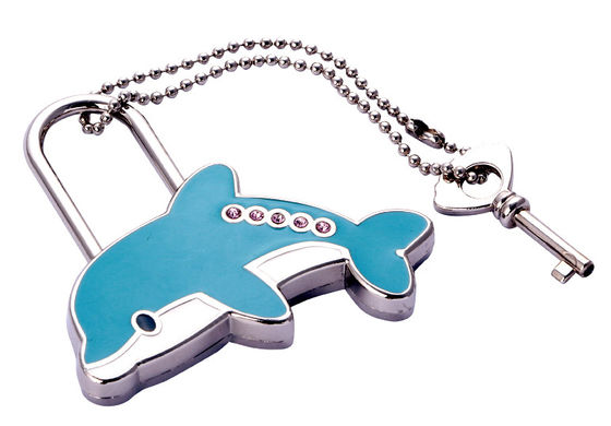 Guter Preis Personalisierte Metallschlüsselkette für Schlüssel Dauerhafte Souvenir-Geschenk mit Öl gefüllt Logo Online